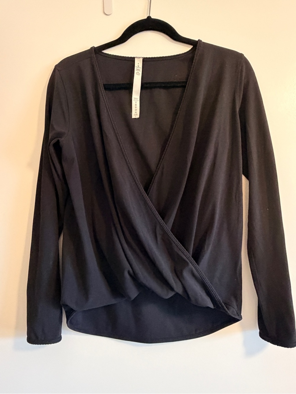 Lululemon Full Freedom Long Sleeve  Size:6